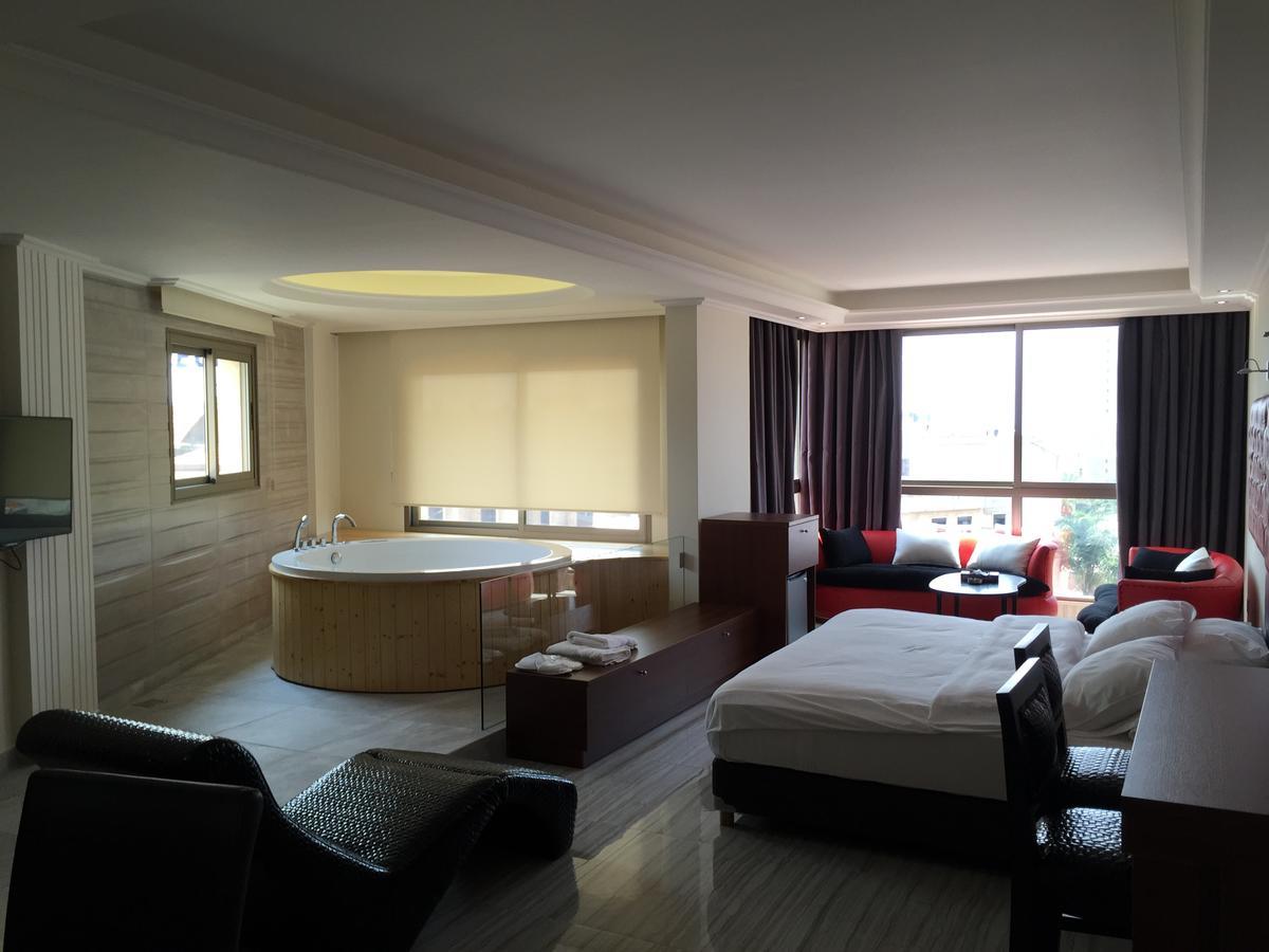 Aphrodite Hotel Ţabarjā 外观 照片