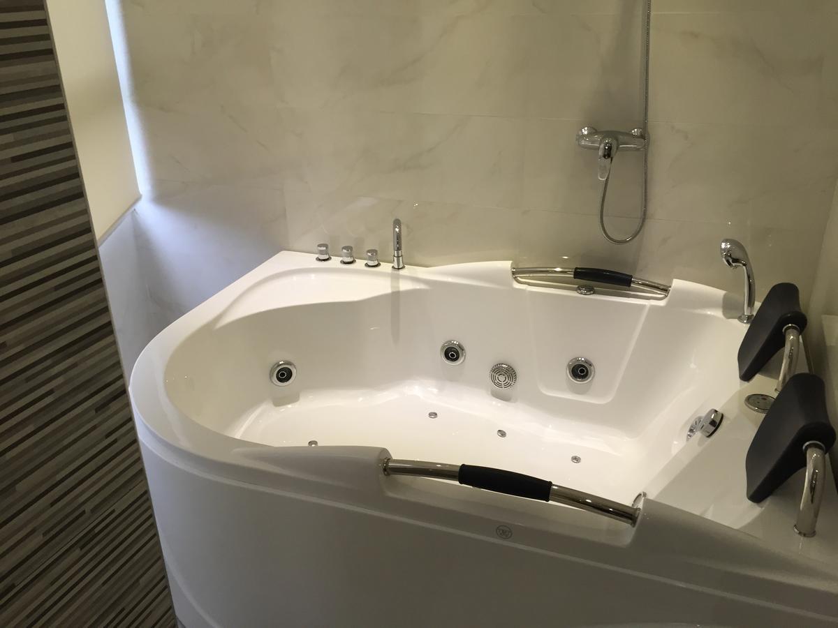 Aphrodite Hotel Ţabarjā 外观 照片
