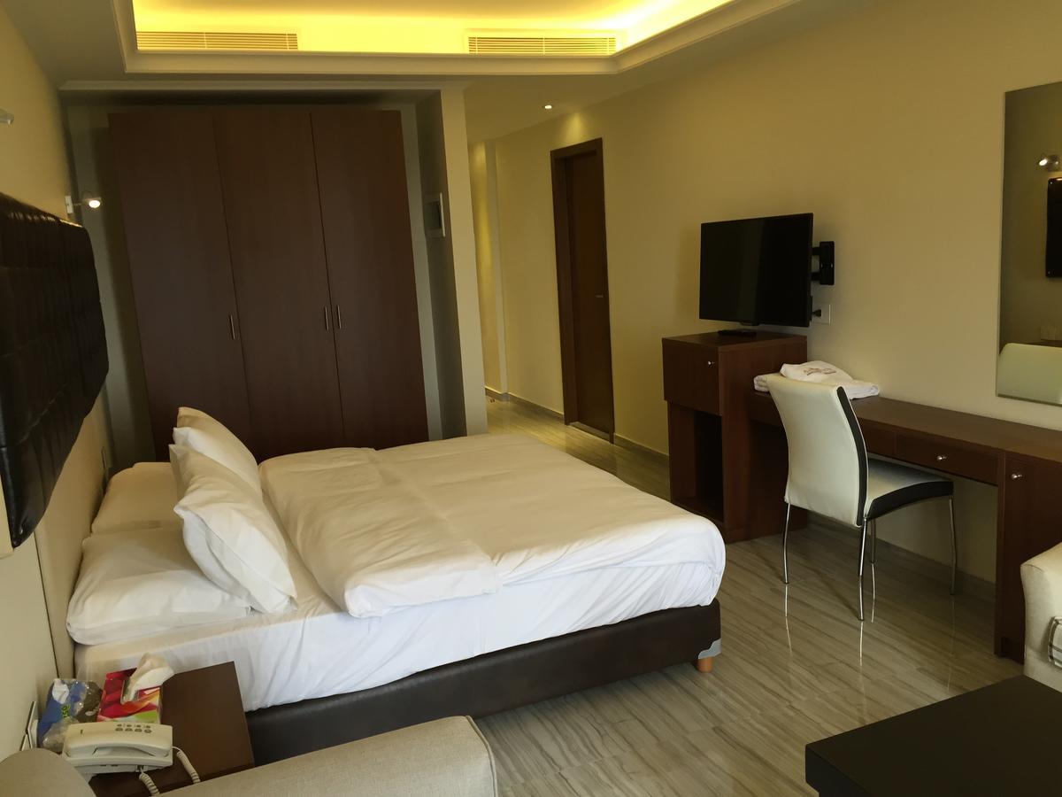 Aphrodite Hotel Ţabarjā 客房 照片