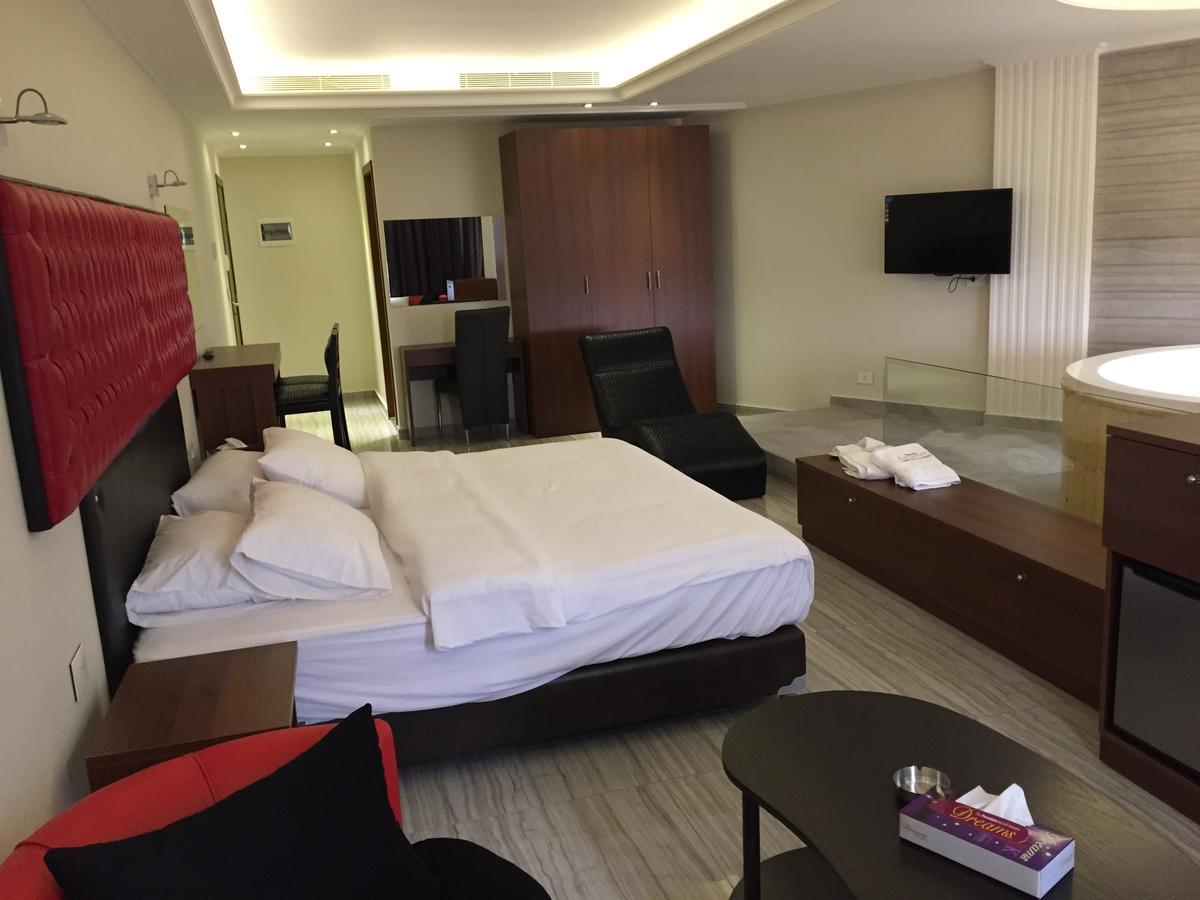 Aphrodite Hotel Ţabarjā 外观 照片