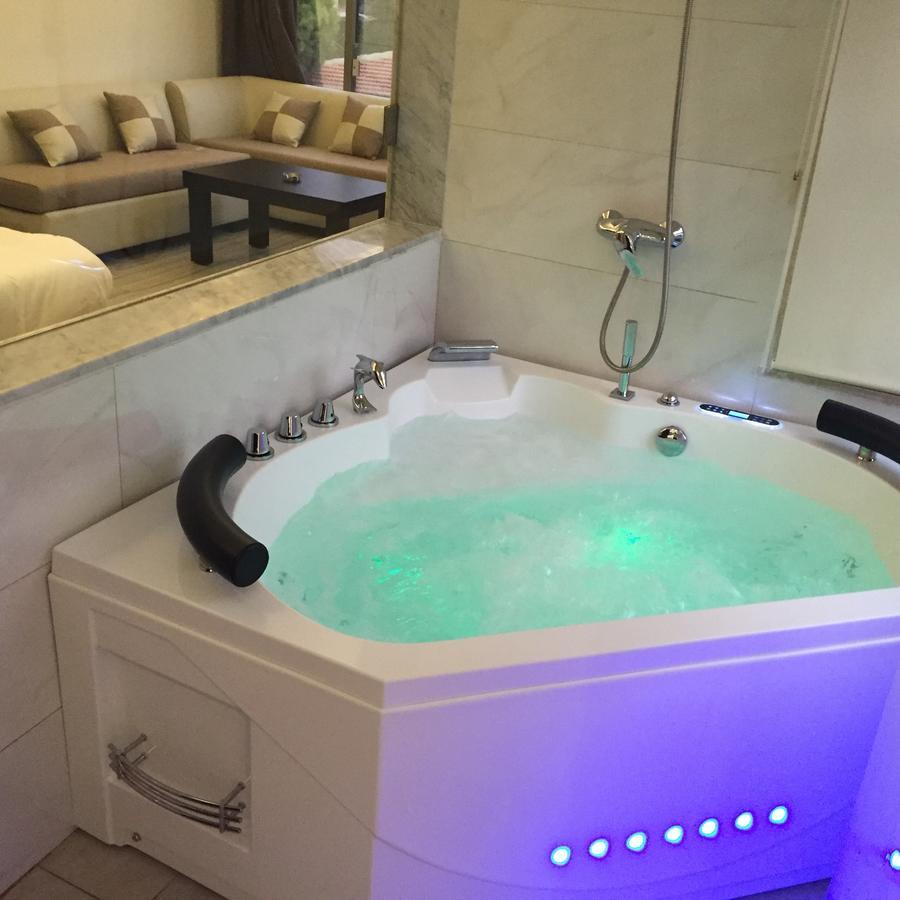 Aphrodite Hotel Ţabarjā 外观 照片