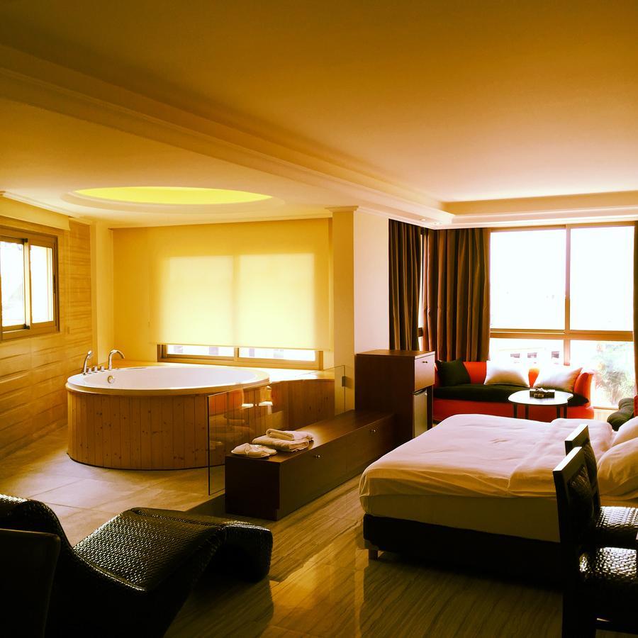 Aphrodite Hotel Ţabarjā 外观 照片