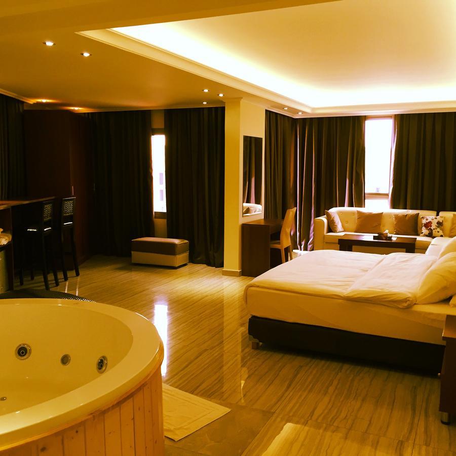 Aphrodite Hotel Ţabarjā 外观 照片